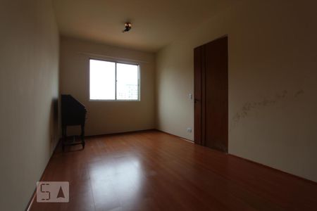 Quarto de apartamento para alugar com 1 quarto, 55m² em Centro, Curitiba