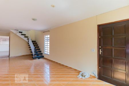 Sala de casa para alugar com 4 quartos, 200m² em Jardim Aricanduva, São Paulo
