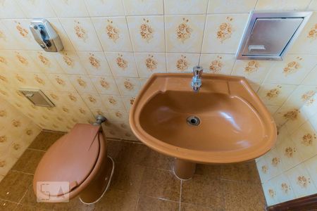 Detalhe banheiro de casa para alugar com 4 quartos, 200m² em Jardim Aricanduva, São Paulo