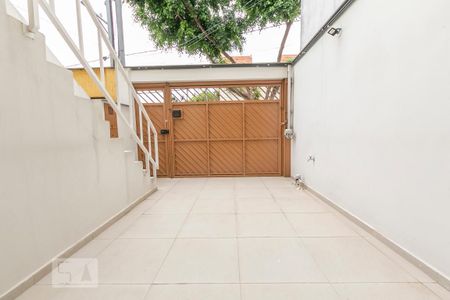 Garagem de casa à venda com 2 quartos, 250m² em Piqueri, São Paulo