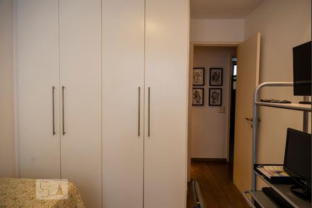 Quarto 1 de apartamento para alugar com 3 quartos, 121m² em Leme, Rio de Janeiro