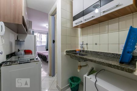 Cozinha de kitnet/studio para alugar com 1 quarto, 20m² em Liberdade, São Paulo