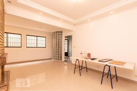 Sala de casa à venda com 3 quartos, 200m² em Vila Verde, São Paulo