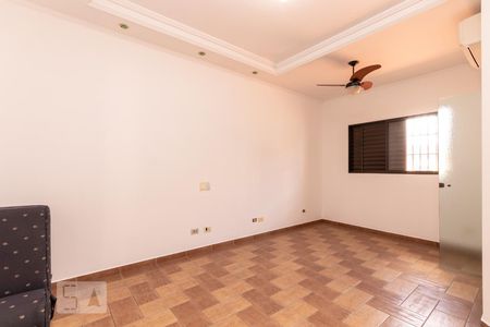 Suíte  de casa à venda com 3 quartos, 200m² em Vila Verde, São Paulo