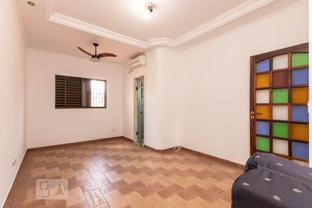 Suíte  de casa à venda com 3 quartos, 200m² em Vila Verde, São Paulo