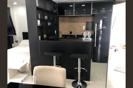 Cozinha de apartamento para alugar com 1 quarto, 42m² em Melville Empresarial Ii, Barueri