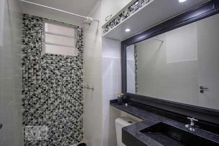 Banheiro de apartamento à venda com 3 quartos, 52m² em Vargem Pequena, Rio de Janeiro