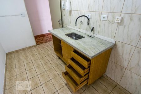 Cozinha de apartamento à venda com 2 quartos, 56m² em Vila Ivone, São Paulo