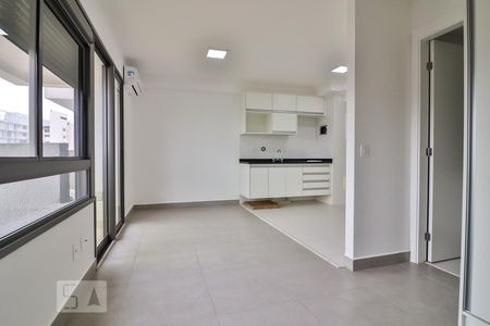 Sala/Quarto de kitnet/studio para alugar com 1 quarto, 33m² em Vila Madalena, São Paulo