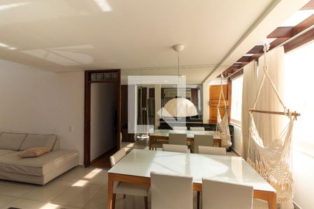 Sala de apartamento para alugar com 3 quartos, 136m² em Ouro Preto, Belo Horizonte