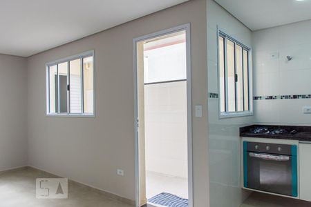 Sala de apartamento para alugar com 2 quartos, 45m² em Vila Cecília Maria, Santo André
