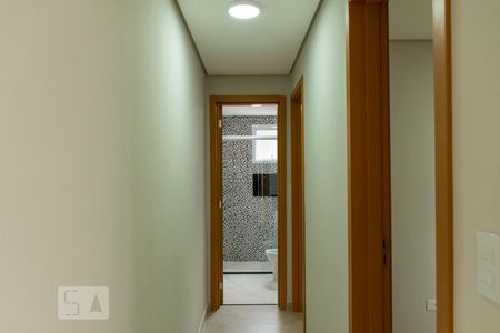 Corredor de apartamento para alugar com 2 quartos, 45m² em Vila Cecília Maria, Santo André