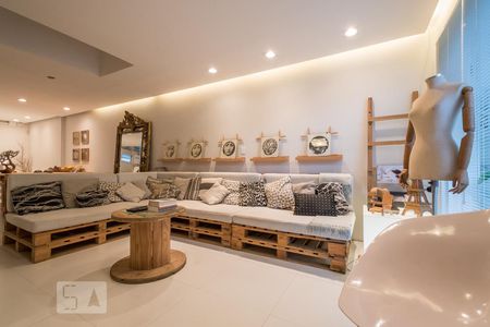 Sala de casa para alugar com 5 quartos, 230m² em Vila Gertrudes, São Paulo