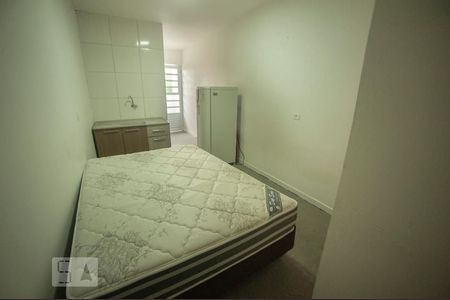 Quarto/Sala de kitnet/studio para alugar com 1 quarto, 10m² em Cruzeiro, São José dos Pinhais