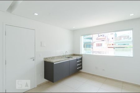 Sala quarto cozinha de casa para alugar com 1 quarto, 42m² em Alves Dias, São Bernardo do Campo