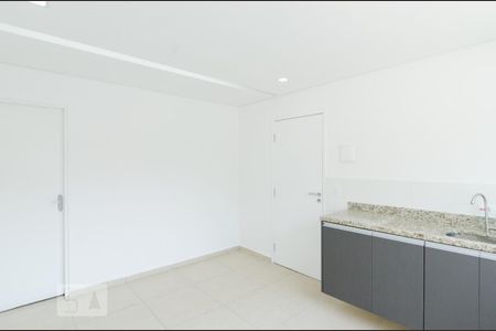 Sala quarto cozinha de casa para alugar com 1 quarto, 42m² em Alves Dias, São Bernardo do Campo