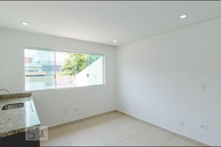 Sala quarto cozinha de casa para alugar com 1 quarto, 42m² em Alves Dias, São Bernardo do Campo