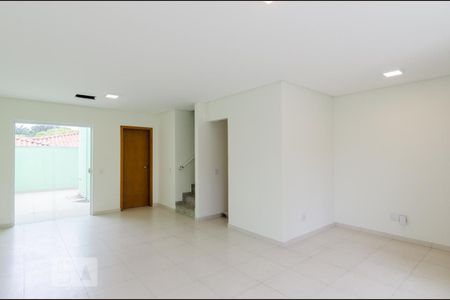 Sala de casa de condomínio à venda com 3 quartos, 240m² em Taboão, São Bernardo do Campo