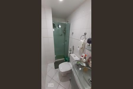 Banheiro  de apartamento à venda com 2 quartos, 60m² em Engenhoca, Niterói