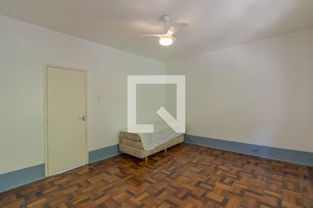 Quarto de apartamento para alugar com 1 quarto, 60m² em Rio Branco, Porto Alegre