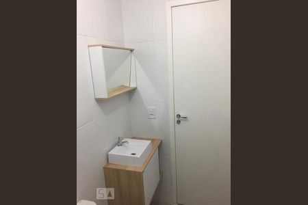 Banheiro de apartamento à venda com 1 quarto, 40m² em Partenon, Porto Alegre