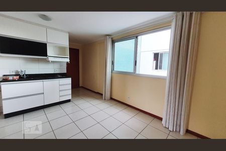Sala e Cozinha  de apartamento para alugar com 1 quarto, 32m² em Privilege Residence (águas Claras), Brasília
