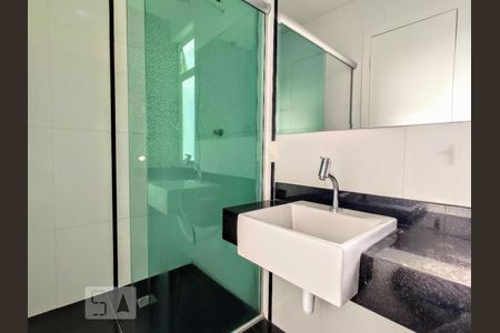 Banheiro de apartamento à venda com 2 quartos, 60m² em Anchieta, Belo Horizonte