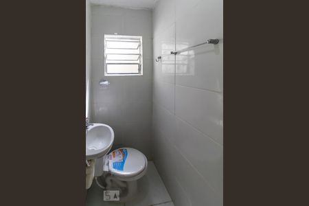 Banheiro de kitnet/studio para alugar com 1 quarto, 33m² em Jardim Paulista, Guarulhos