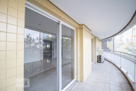 Varanda de apartamento à venda com 4 quartos, 220m² em Bela Aliança, São Paulo