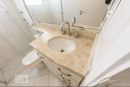 Banheiro - Piso Inferior de apartamento para alugar com 2 quartos, 78m² em Vila Joao Jorge, Campinas