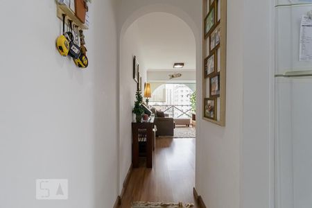 Hall de Entrada de apartamento à venda com 2 quartos, 54m² em Vila Gumercindo, São Paulo