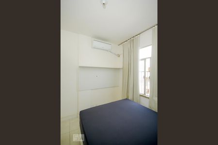 Quarto 1 de apartamento à venda com 2 quartos, 47m² em Leme, Rio de Janeiro