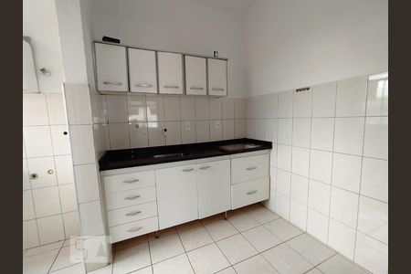 Cozinha de apartamento à venda com 2 quartos, 48m² em Santa Mônica, Belo Horizonte