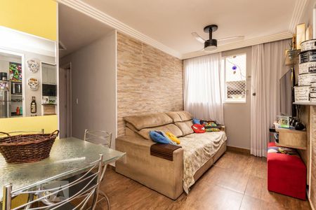 Sala  de apartamento à venda com 2 quartos, 45m² em Jardim Santa Terezinha (zona Leste), São Paulo