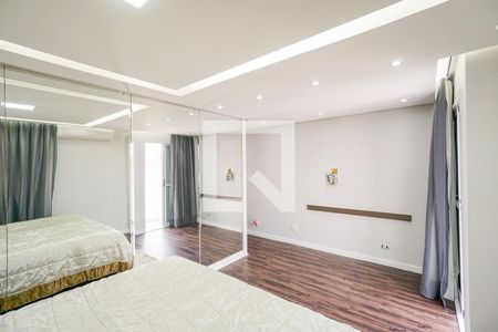 Suíte de casa à venda com 4 quartos, 450m² em Vila Carrão, São Paulo