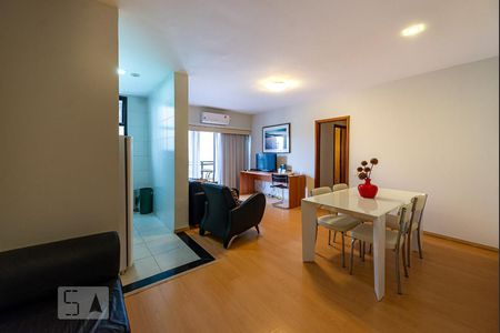 Sala de apartamento para alugar com 2 quartos, 63m² em Leblon, Rio de Janeiro