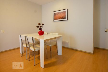 Sala de apartamento para alugar com 2 quartos, 63m² em Leblon, Rio de Janeiro