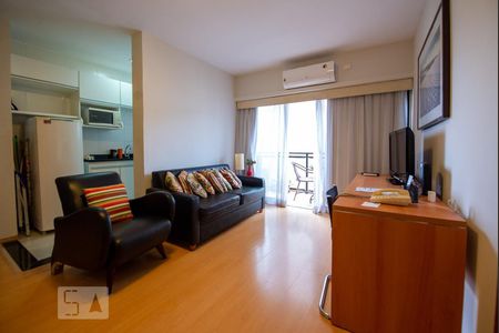 Sala de apartamento para alugar com 2 quartos, 63m² em Leblon, Rio de Janeiro