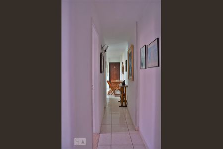 Corredor de apartamento para alugar com 3 quartos, 76m² em Vargem Pequena, Rio de Janeiro