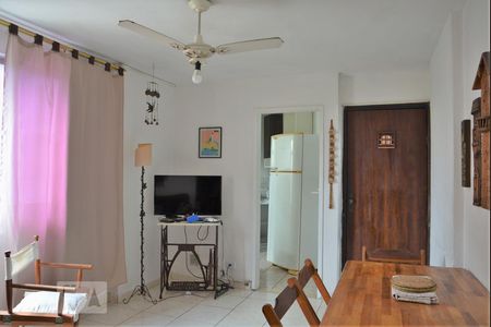 Sala de apartamento para alugar com 3 quartos, 76m² em Vargem Pequena, Rio de Janeiro