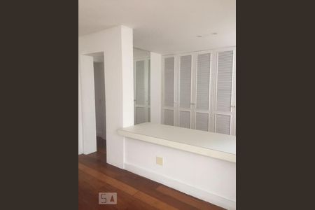 Sala de apartamento para alugar com 4 quartos, 190m² em Ingá, Niterói