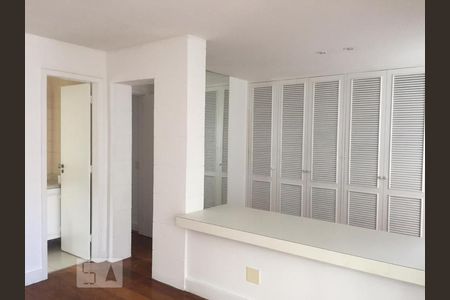 Sala de apartamento para alugar com 4 quartos, 190m² em Ingá, Niterói