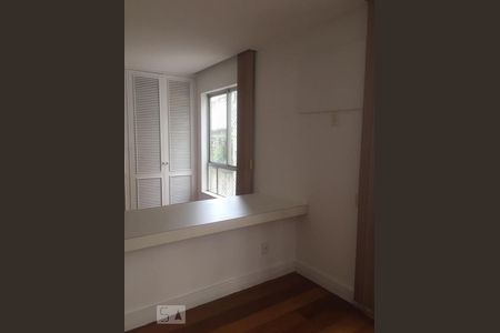 Sala de apartamento para alugar com 4 quartos, 190m² em Ingá, Niterói