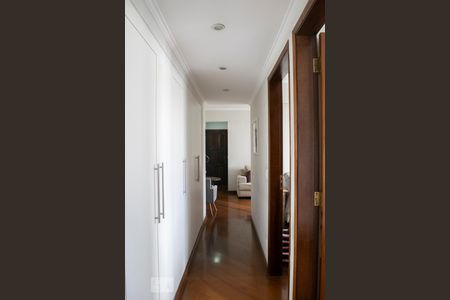 CORREDOR de apartamento para alugar com 2 quartos, 67m² em Jardim das Laranjeiras, São Paulo