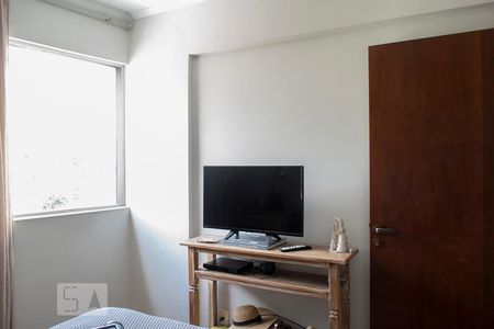 QUARTO 1 de apartamento para alugar com 2 quartos, 67m² em Jardim das Laranjeiras, São Paulo
