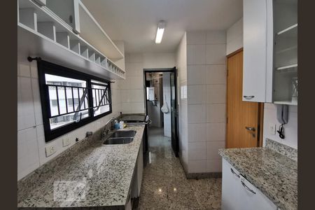 Cozinha de apartamento à venda com 3 quartos, 125m² em Vila Andrade, São Paulo