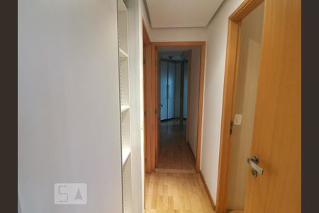 Corredor de apartamento à venda com 3 quartos, 125m² em Vila Andrade, São Paulo