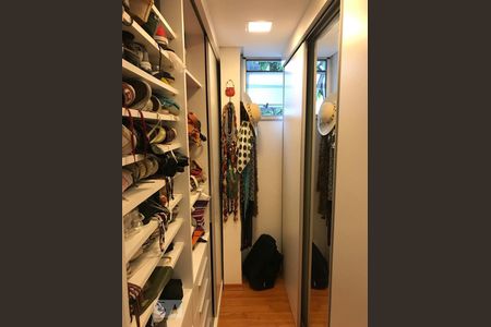 Closet de apartamento para alugar com 2 quartos, 67m² em Serra, Belo Horizonte