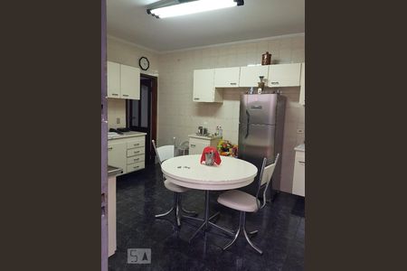 Cozinha  de casa à venda com 2 quartos, 180m² em Jardim Rosa de Franca, Guarulhos