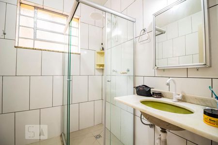 Banheiro de apartamento à venda com 3 quartos, 106m² em Azenha, Porto Alegre